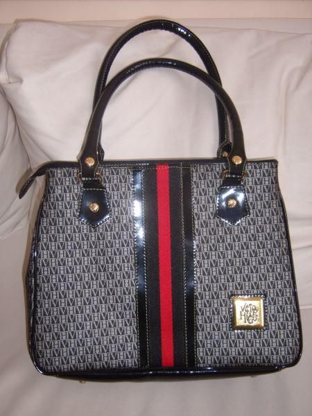 Bolsa Victor Hugo versão preta cod VH06